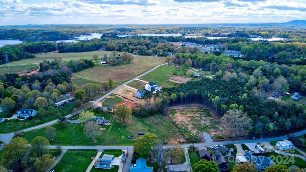 4271 Candlewood Drive Sherrills Ford, NC 28673