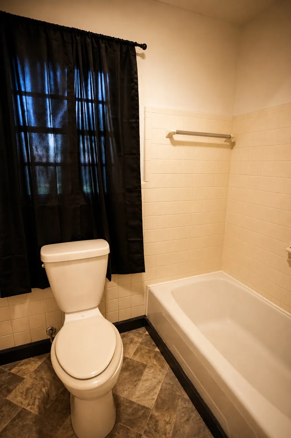 85 Charjean Dr Jackson, TN 38305