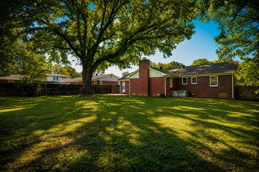 85 Charjean Dr Jackson, TN 38305