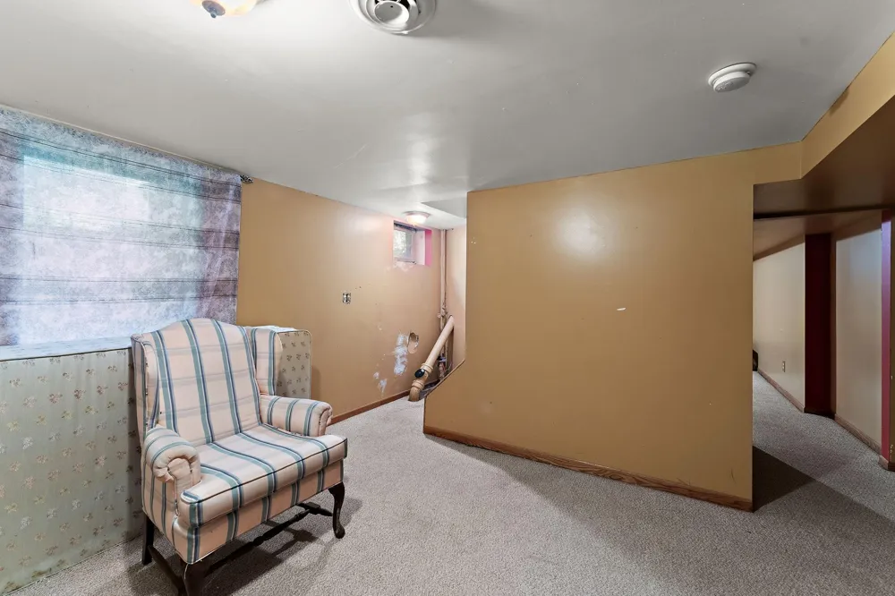 2300 Pagel Road Mendota Heights, MN 55120