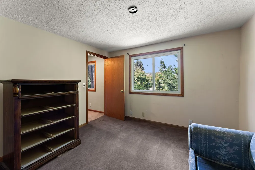 2300 Pagel Road Mendota Heights, MN 55120