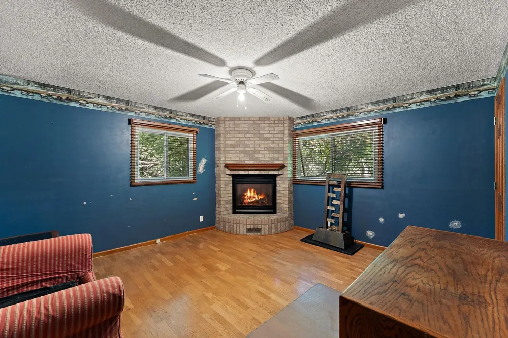 2300 Pagel Road Mendota Heights, MN 55120
