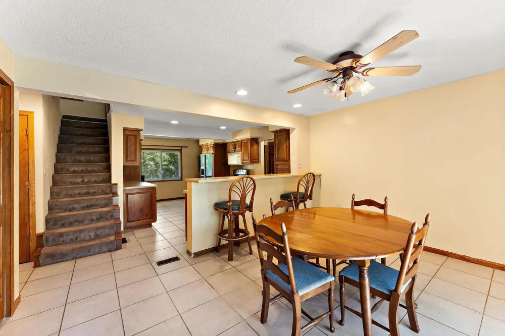 2300 Pagel Road Mendota Heights, MN 55120