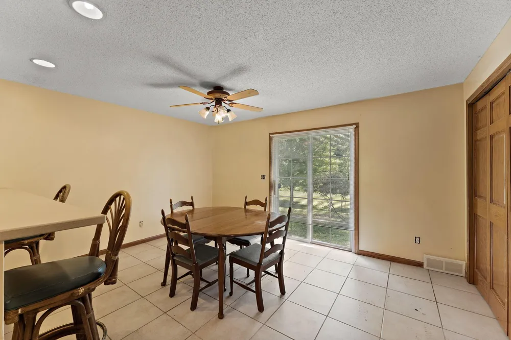 2300 Pagel Road Mendota Heights, MN 55120