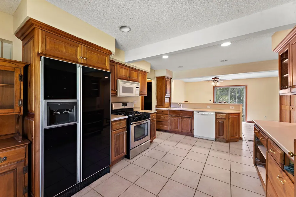 2300 Pagel Road Mendota Heights, MN 55120