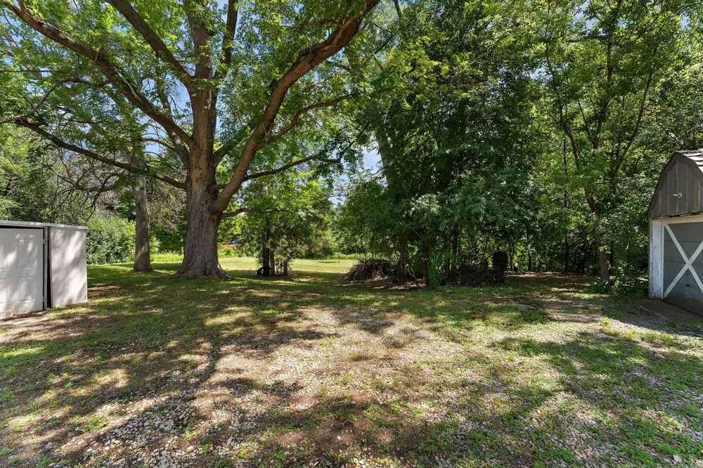2300 Pagel Road Mendota Heights, MN 55120