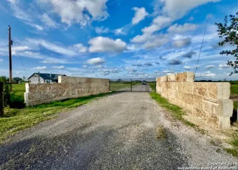 117 Paisano Trail