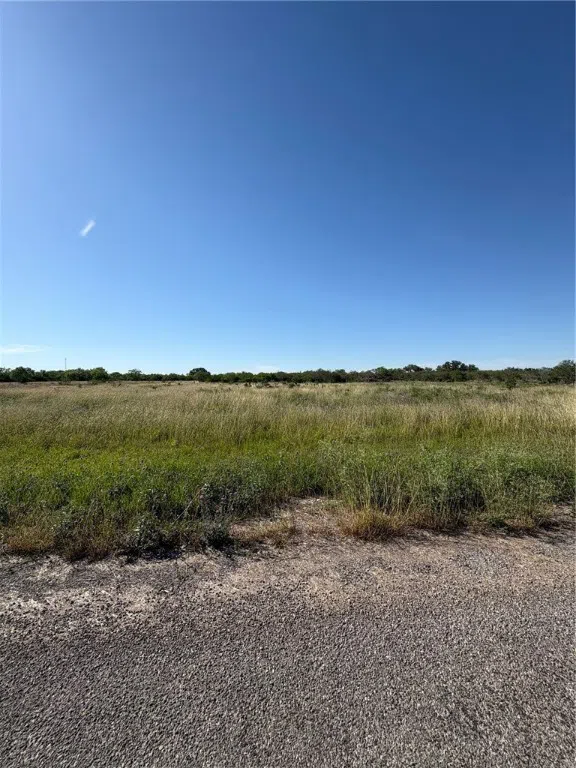 117 Paisano Trail Beeville, TX 78102