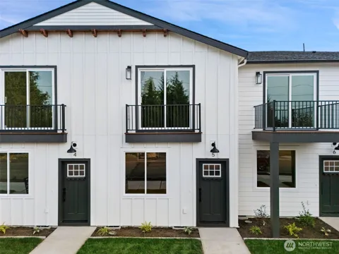 669 W Hendrickson #5