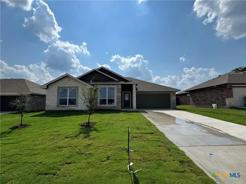 2528 Cowgirl Trail