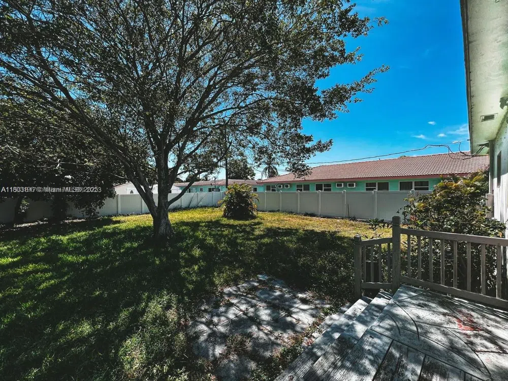 1231 16th Ct Hollywood, FL 33020