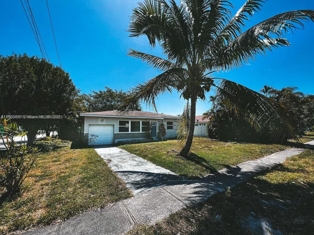 1231 16th Ct Hollywood, FL 33020