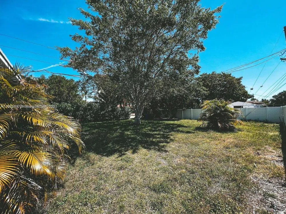 1231 16th Ct Hollywood, FL 33020
