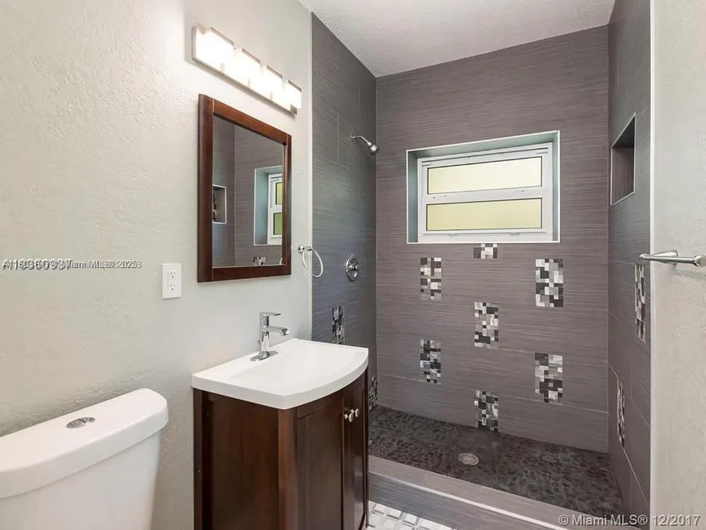 1231 16th Ct Hollywood, FL 33020