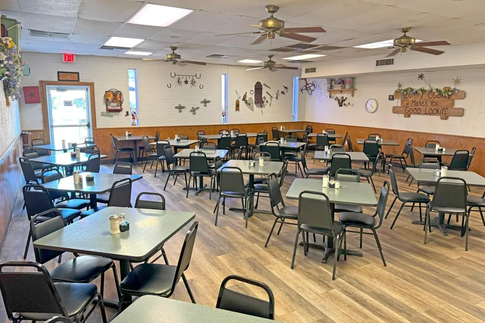 1403 Navarro Street Victoria, TX 77901