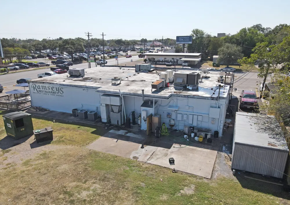 1403 Navarro Street Victoria, TX 77901