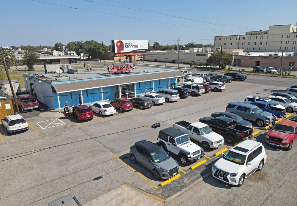 1403 Navarro Street Victoria, TX 77901
