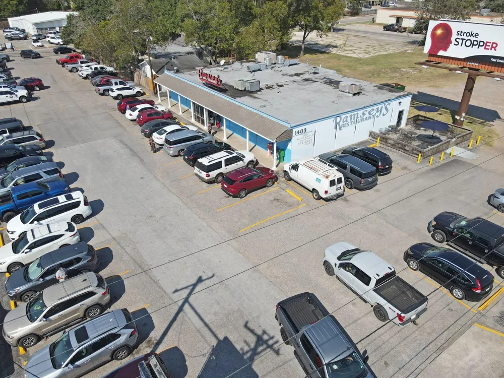 1403 Navarro Street Victoria, TX 77901