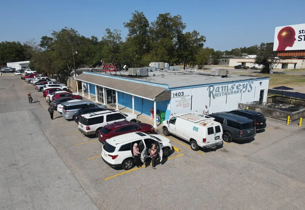 1403 Navarro Street Victoria, TX 77901