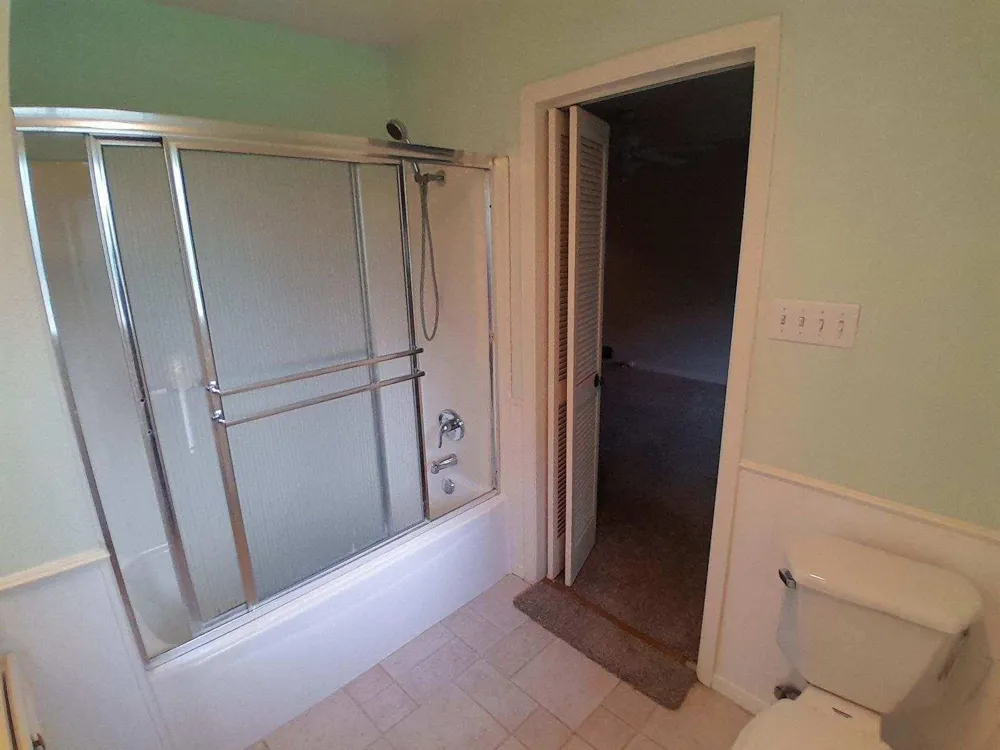 209 Montclaire Dr Drive West Columbia, TX 77486
