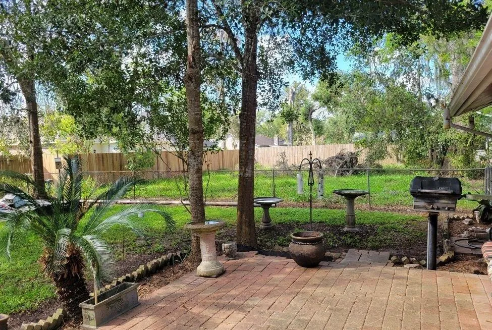 209 Montclaire Dr Drive West Columbia, TX 77486