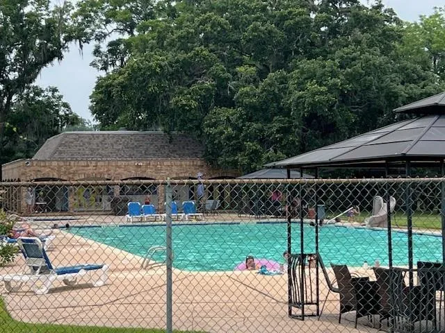 209 Montclaire Dr Drive West Columbia, TX 77486