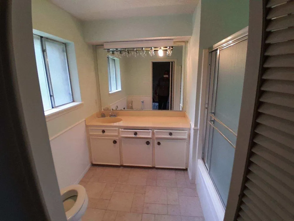 209 Montclaire Dr Drive West Columbia, TX 77486