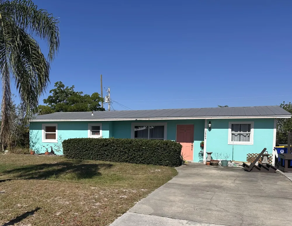 2804 NE Hickory Ridge Avenue