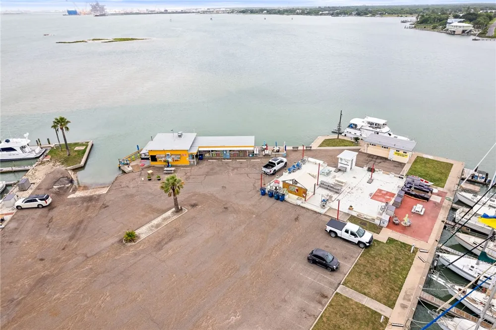 90 Bayshore Ingleside on the Bay, TX 78362