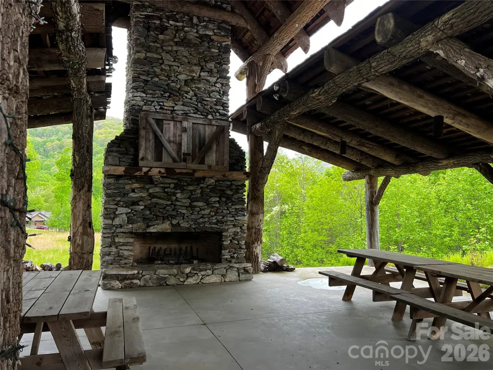 1 Pearl Way Mars Hill, NC 28754