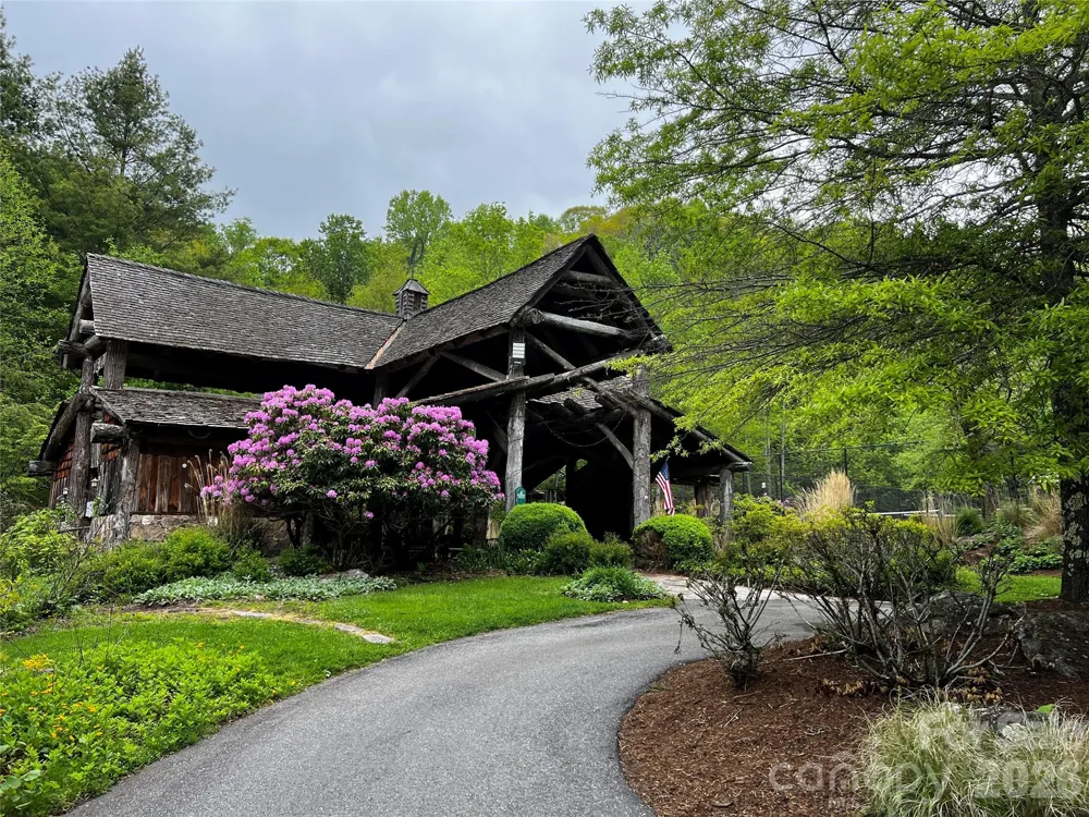 1 Pearl Way Mars Hill, NC 28754