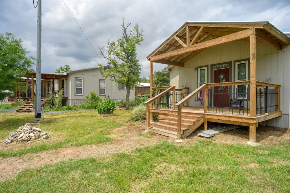 13831 Tx-95 Highway Flatonia, TX 78941