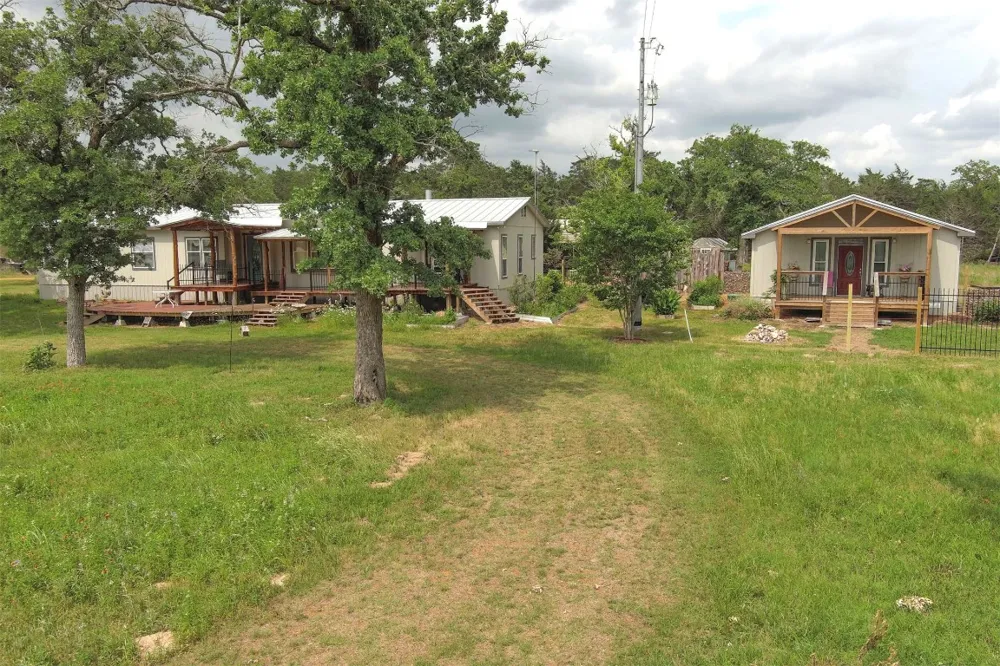 13831 Tx-95 Highway Flatonia, TX 78941