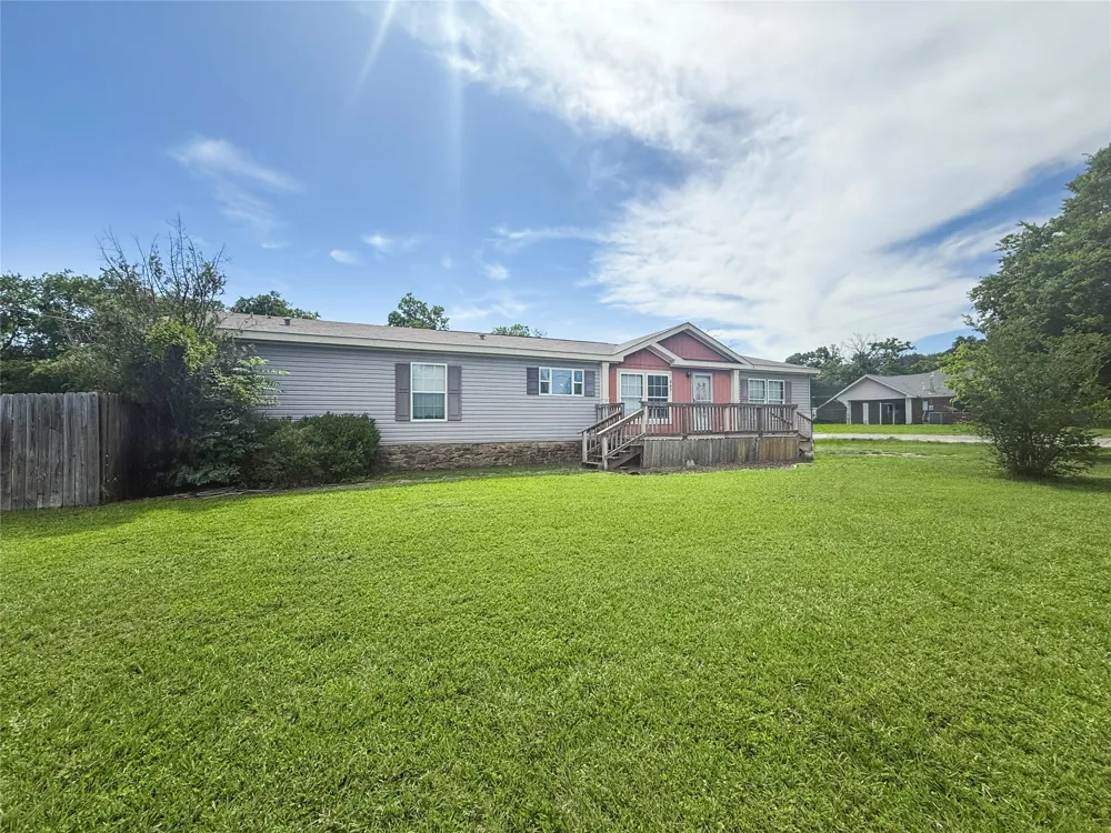 845 Caldwell Street Lexington, TX 78947