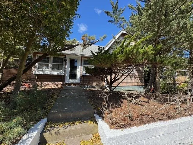 850 Evergreen Walk Ocean Beach, NY 11770