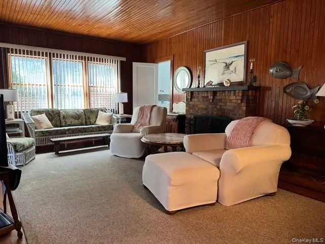 850 Evergreen Walk Ocean Beach, NY 11770