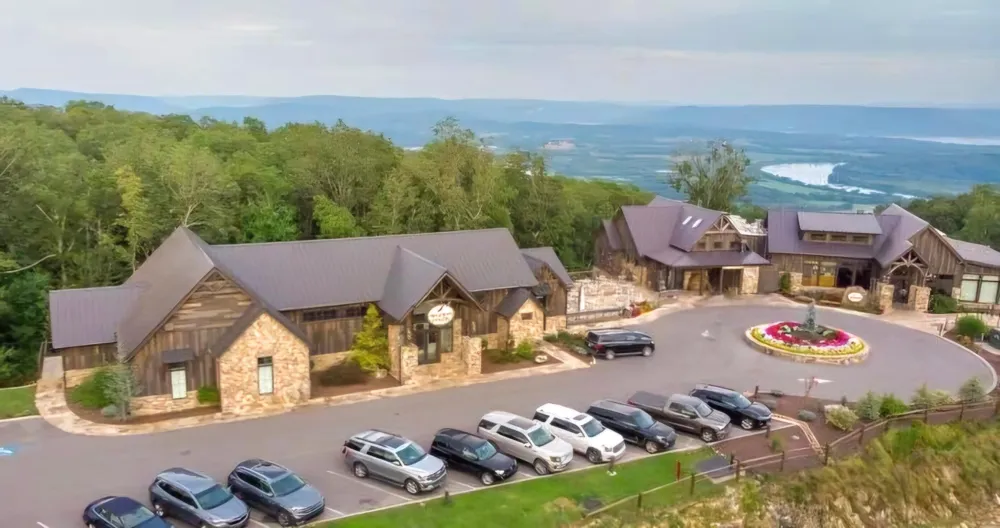 6070 Raulston Falls Road Jasper, TN 37347