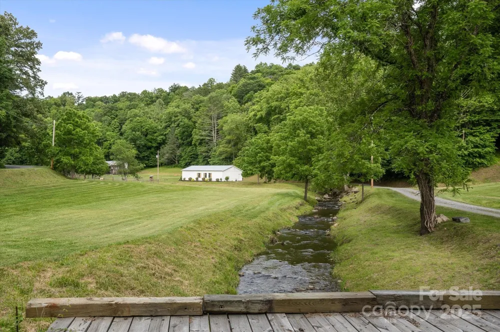 942 Paint Fork Road Mars Hill, NC 28754