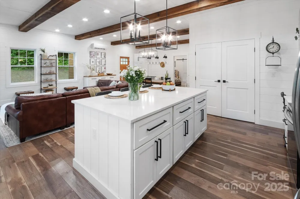 942 Paint Fork Road Mars Hill, NC 28754