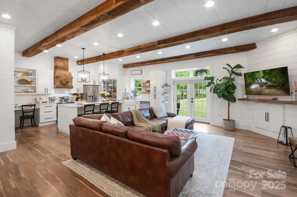 942 Paint Fork Road Mars Hill, NC 28754