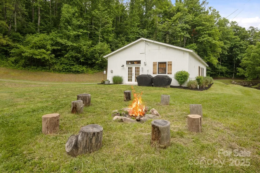 942 Paint Fork Road Mars Hill, NC 28754