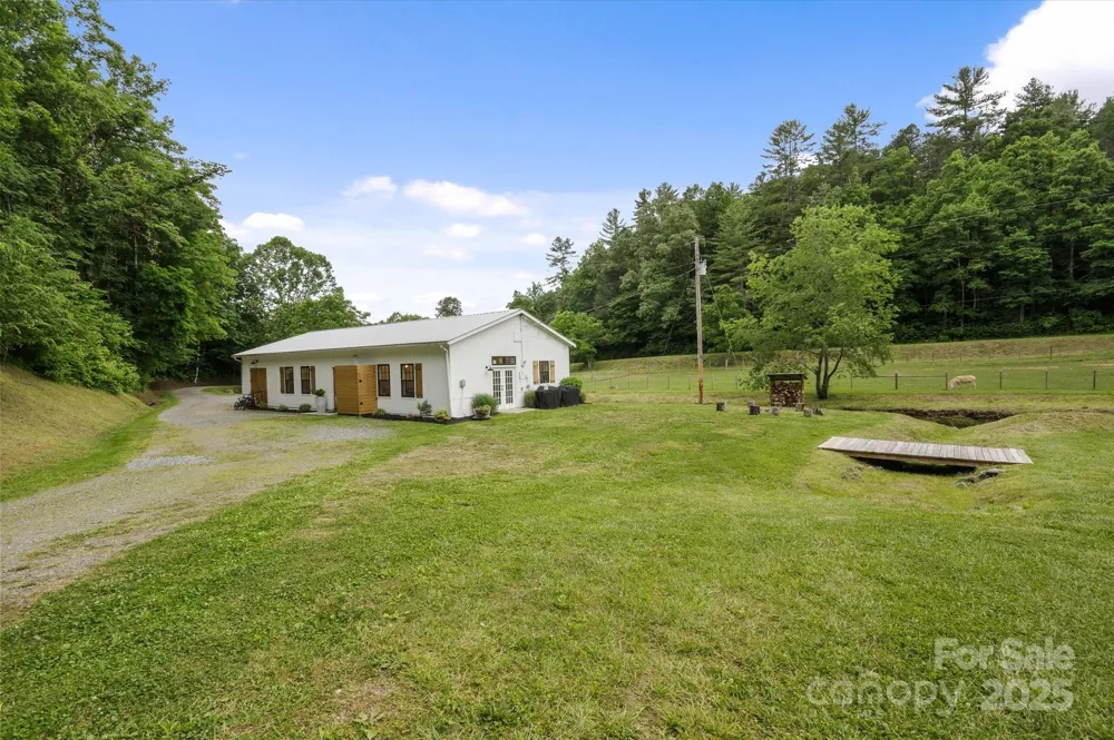 942 Paint Fork Road Mars Hill, NC 28754