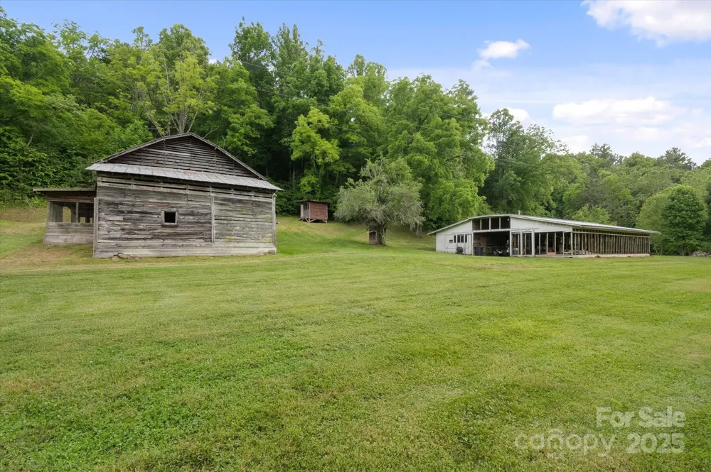 942 Paint Fork Road Mars Hill, NC 28754