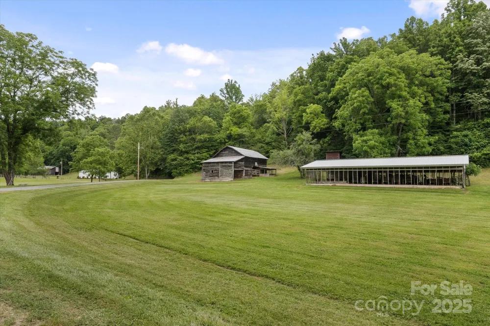 942 Paint Fork Road Mars Hill, NC 28754