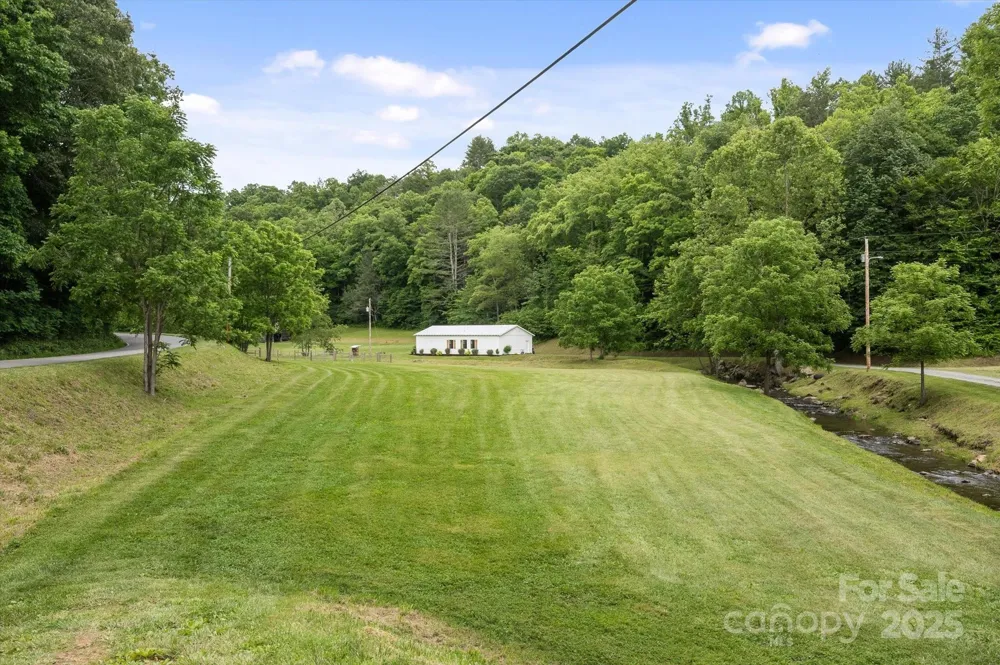 942 Paint Fork Road Mars Hill, NC 28754