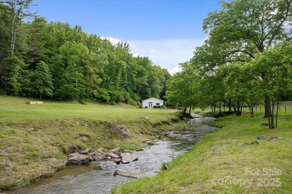 942 Paint Fork Road Mars Hill, NC 28754