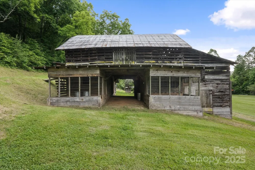 942 Paint Fork Road Mars Hill, NC 28754
