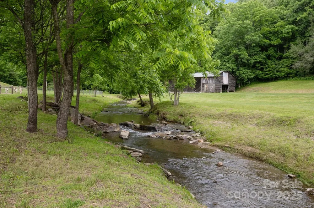 942 Paint Fork Road Mars Hill, NC 28754