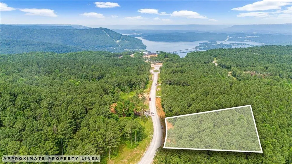 3715 Split Rail Way Guild, TN 37340