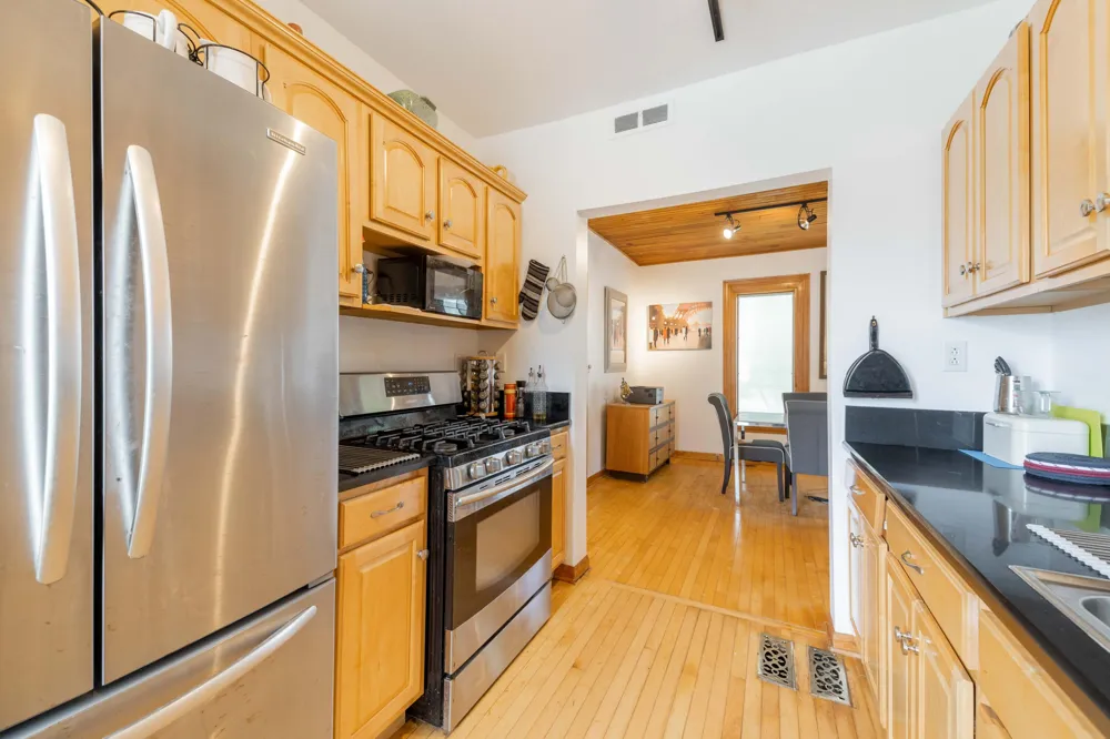 25653 W River Road Grosse Ile, MI 48138